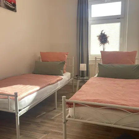 公寓 Ferienwohnung Dietel In Bad Schlema Mit Netflix Terrasse Parkplatz Kurtaxe Waescheset Inklusive