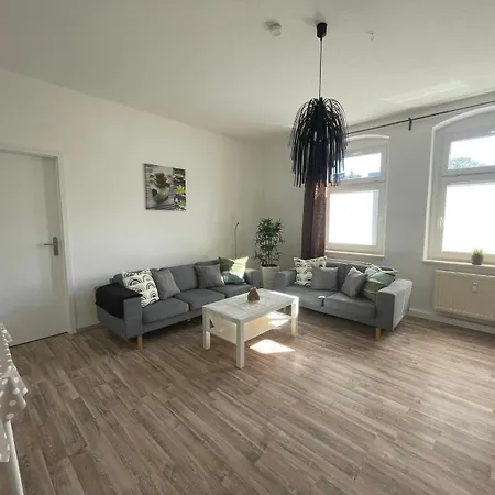 Ferienwohnung Dietel In Bad Schlema Mit Netflix Terrasse Parkplatz Kurtaxe Waescheset Inklusive 巴特施莱马