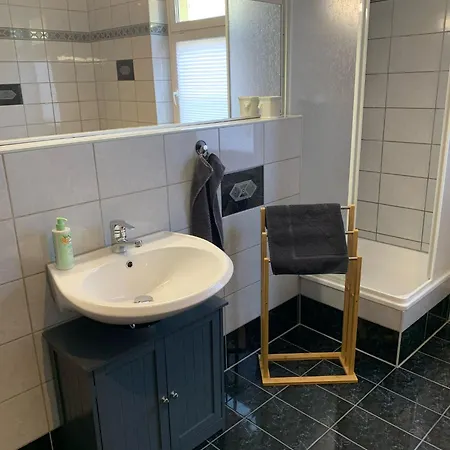公寓 Ferienwohnung Dietel In Bad Schlema Mit Netflix Terrasse Parkplatz Kurtaxe Waescheset Inklusive
