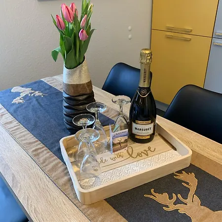 Dietel In Mit Wlan Terrasse Stellplatz Inklusive דירה באד שלמה