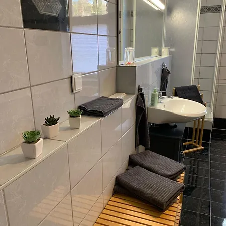 公寓 Ferienwohnung Dietel In Bad Schlema Mit Netflix Terrasse Parkplatz Kurtaxe Waescheset Inklusive *