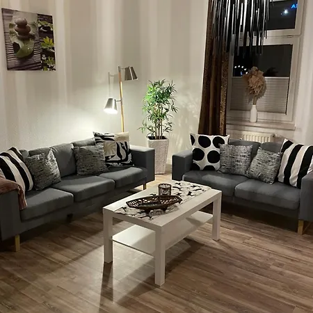 Ferienwohnung Dietel In Bad Schlema Mit Netflix Terrasse Parkplatz Kurtaxe Waescheset Inklusive 巴特施莱马